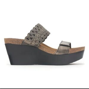 Naot Rise Women’s Leather Decorative wedge size 41 / US 10